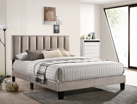 LYRIC PLATFORM BED